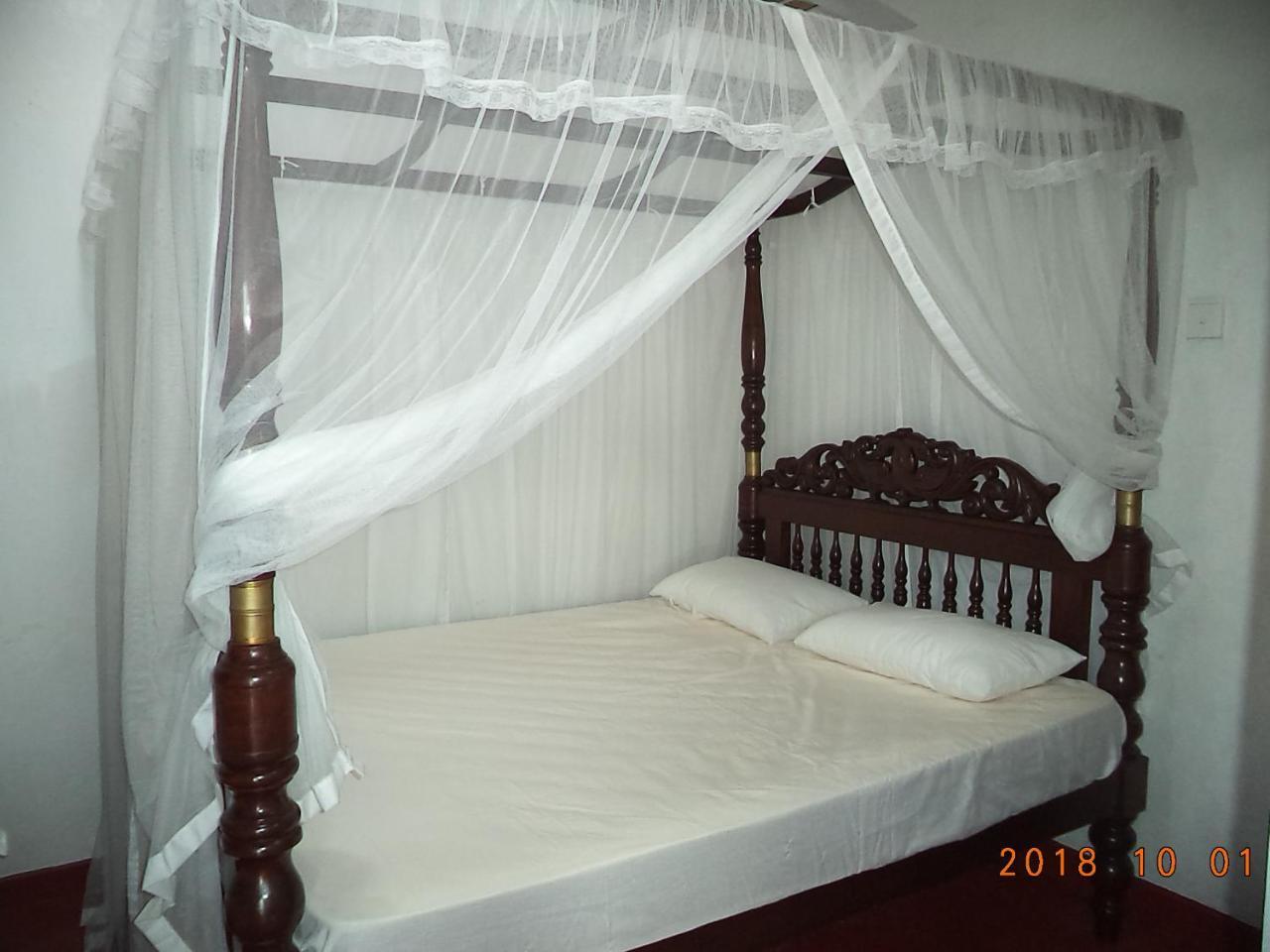 Rekha Art Gallery & Restaurant Bed & Breakfast Mirissa Luaran gambar